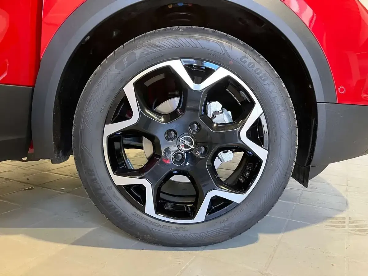 Gebraucht Opel Mokka 136 PS (100 kW) 2024 Rot SUV
