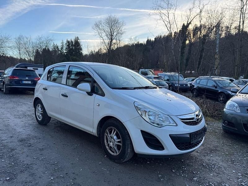 Weiß Gebraucht 2012 Opel Corsa Selection Kleinwagen | 2.700 € (Superpreis) - Bild 1/4