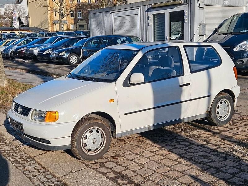 Gebraucht VW Polo 60 PS (44 kW) 1997 Weiß Limousine