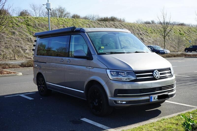 Grau Gebraucht 2017 VW T6 California Van | 49.500 € - Bild 1/4