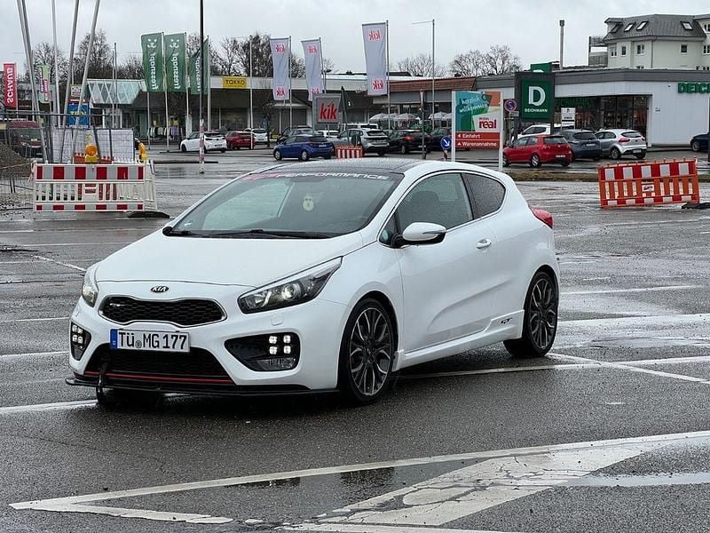 Gebraucht Kia ProCeed GT-Challenge 204 PS (150 kW) 2014 Weiß Kleinwagen