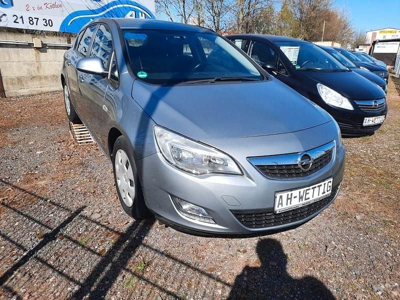 Gebraucht Opel Astra Selection 87 PS (63 kW) 2010 Silber Limousine