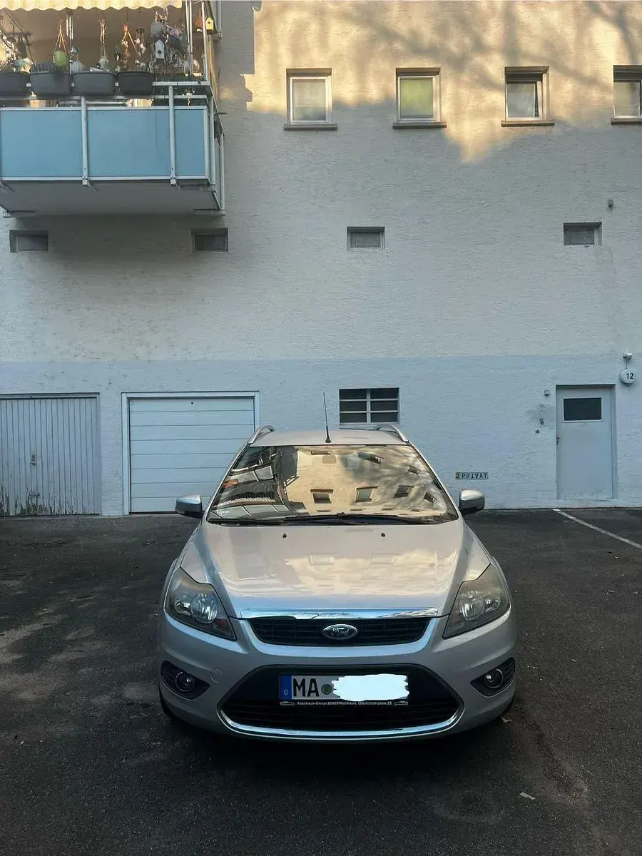 Usado Ford Focus Style 145 CV (106 kW) 2009 Gris Familiar