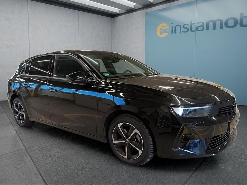 Gebraucht Opel Astra 131 PS (96 kW) 2025 Schwarz Limousine