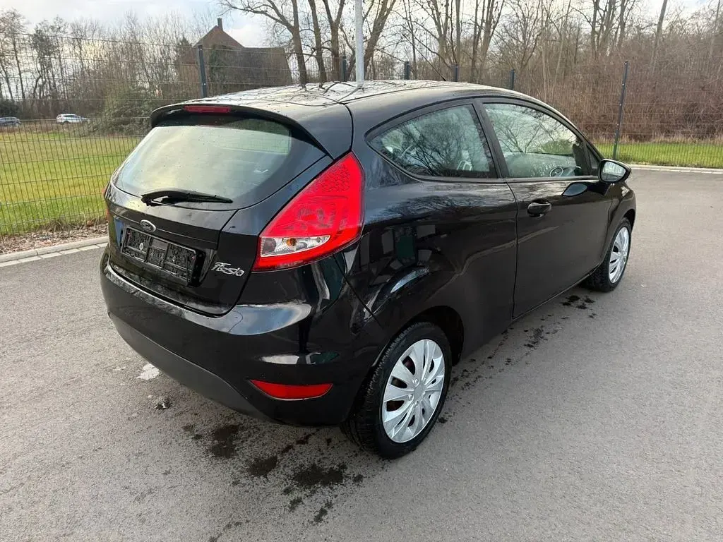 Gebraucht Ford Fiesta 60 PS (44 kW) 2011 Schwarz Kleinwagen