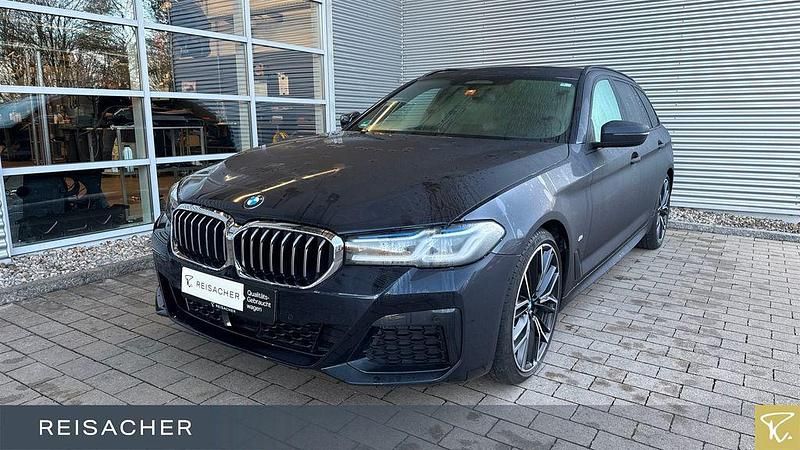 Carbonschwarz metallic Gebraucht 2022 BMW 540 Efficient Dynamics Kombi | 49.990 € (Fairer Preis) - Bild 1/4