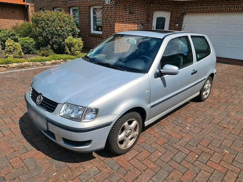 Silber Gebraucht 2000 VW Polo Kleinwagen | 1.490 € (Fairer Preis) - Bild 1/4