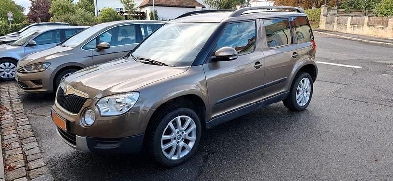 Braun Gebraucht 2012 Skoda Yeti Plus Edition SUV | 6.200 € (Superpreis) - Bild 1/4