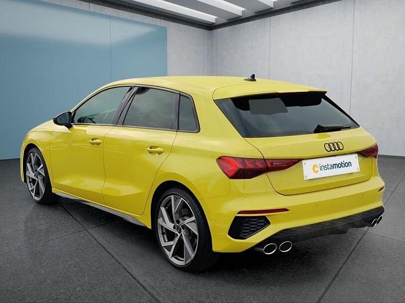 Second-hand Audi S3 2023 Galben Berlinǎ