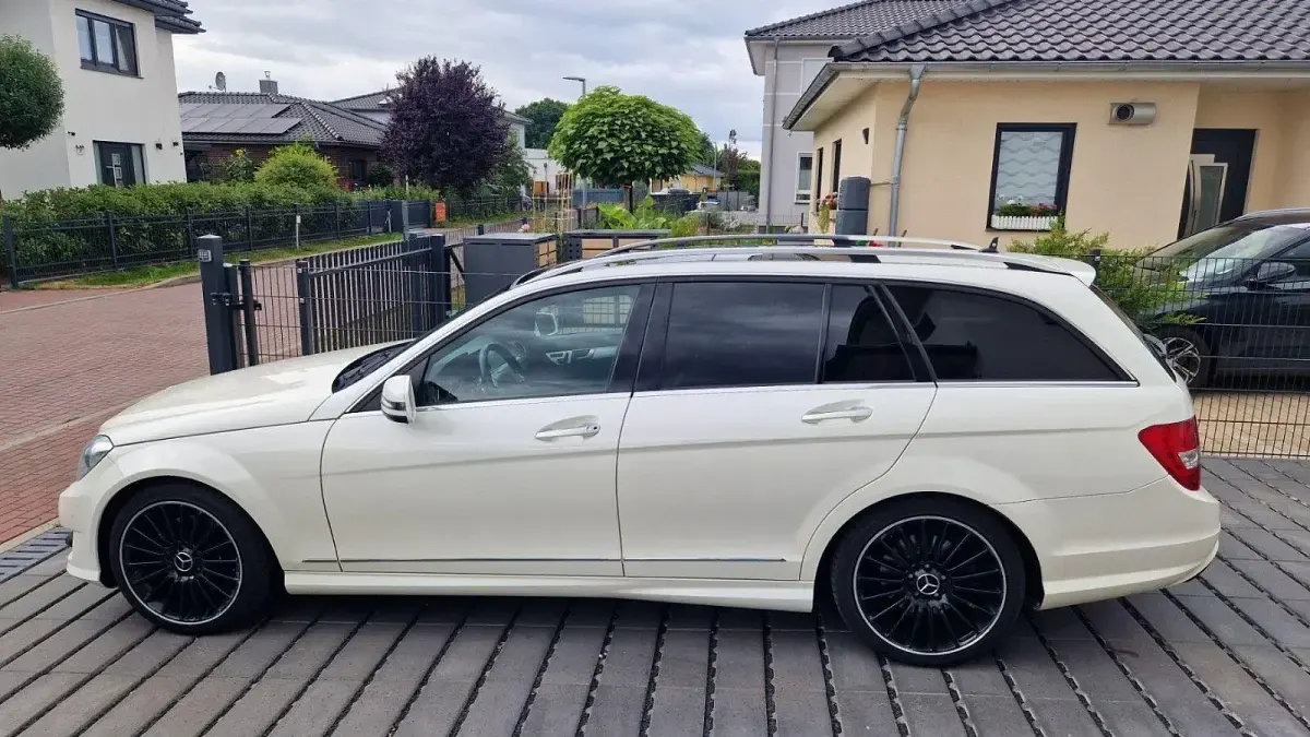 Gebraucht Mercedes C350 Avantgarde 265 PS (194 kW) 2013 Weiß Limousine