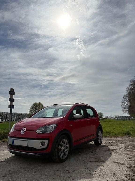 Gebraucht VW cross up! 75 PS (55 kW) 2013 Rot Kleinwagen