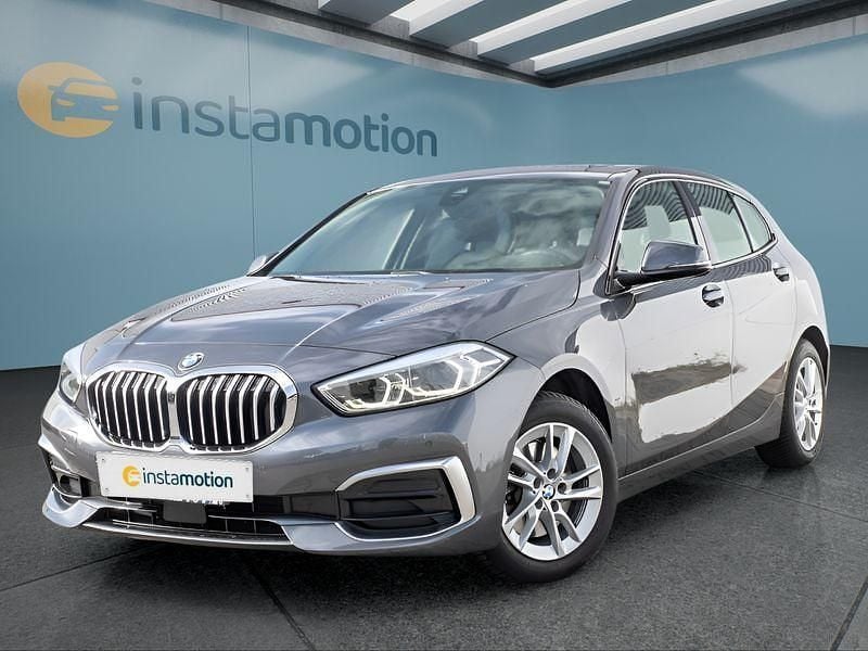Grau Gebraucht 2021 BMW 118 Kleinwagen | 25.549 € - Bild 1/4