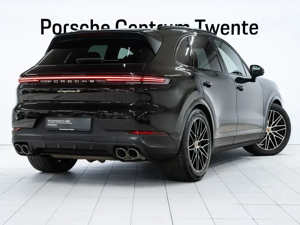 Gebraucht Porsche Cayenne S E-Hybrid 519 PS (381 kW) 2024 Schwarz SUV