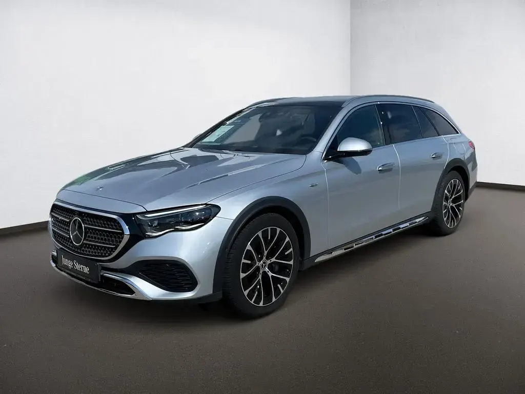 Gebraucht Mercedes E300 197 PS (144 kW) 2025 Hightechsilber Kombi