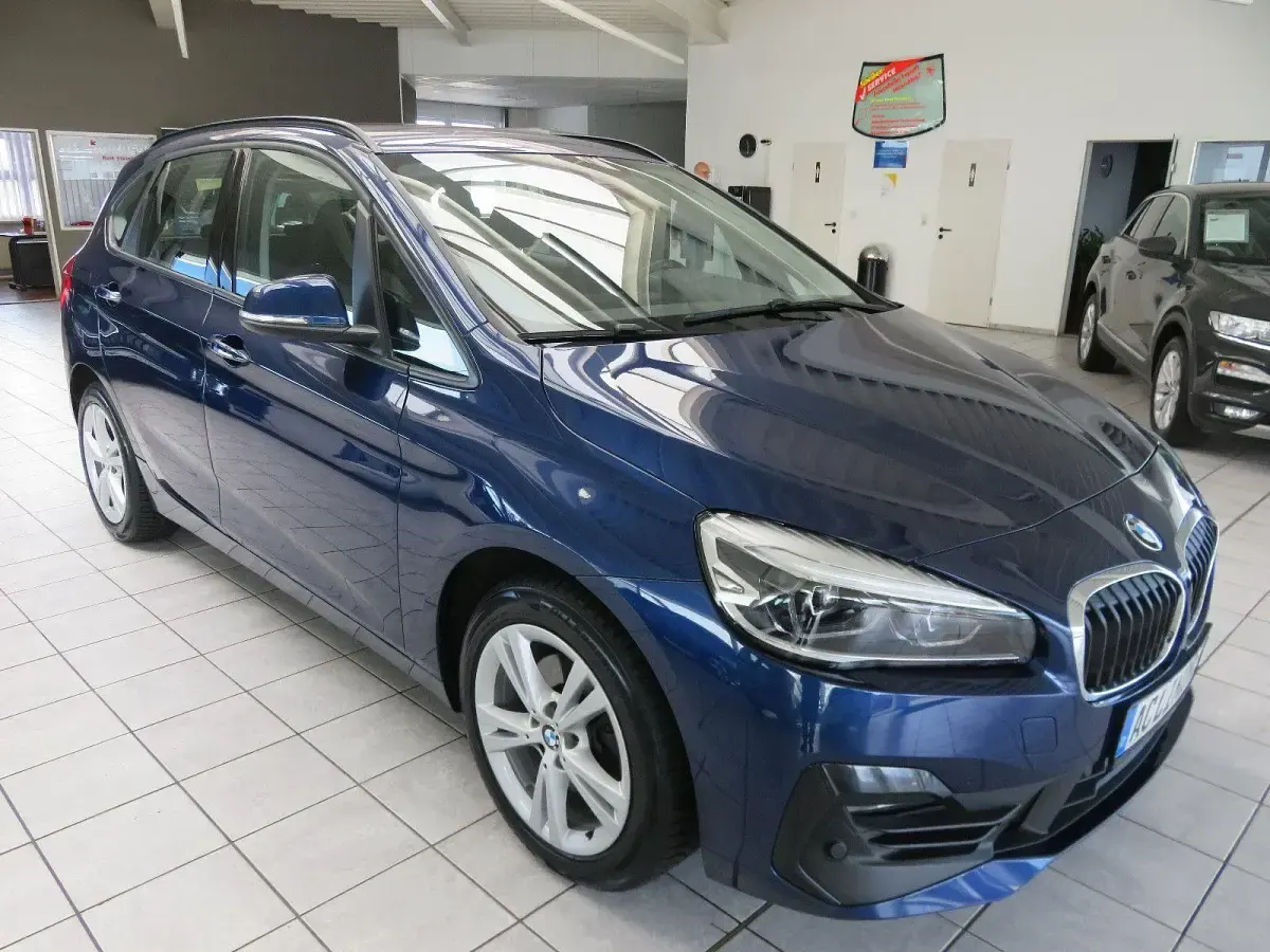 Używany BMW 218 Advantage 150 KM (110 kW) 2019 Niebieski Kombi
