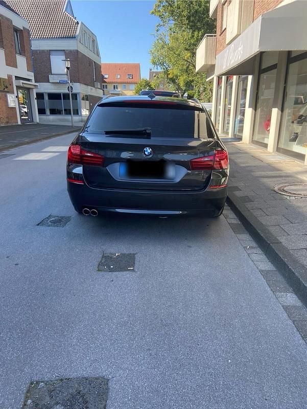 Gebraucht BMW 520 184 PS (135 kW) 2014 Grau Kombi