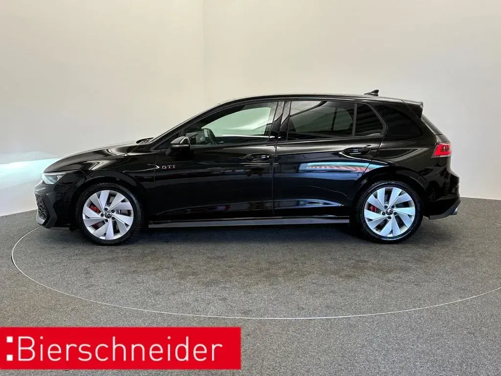 Gebraucht VW Golf VIII Pro 265 PS (194 kW) 2024 Schwarz Limousine