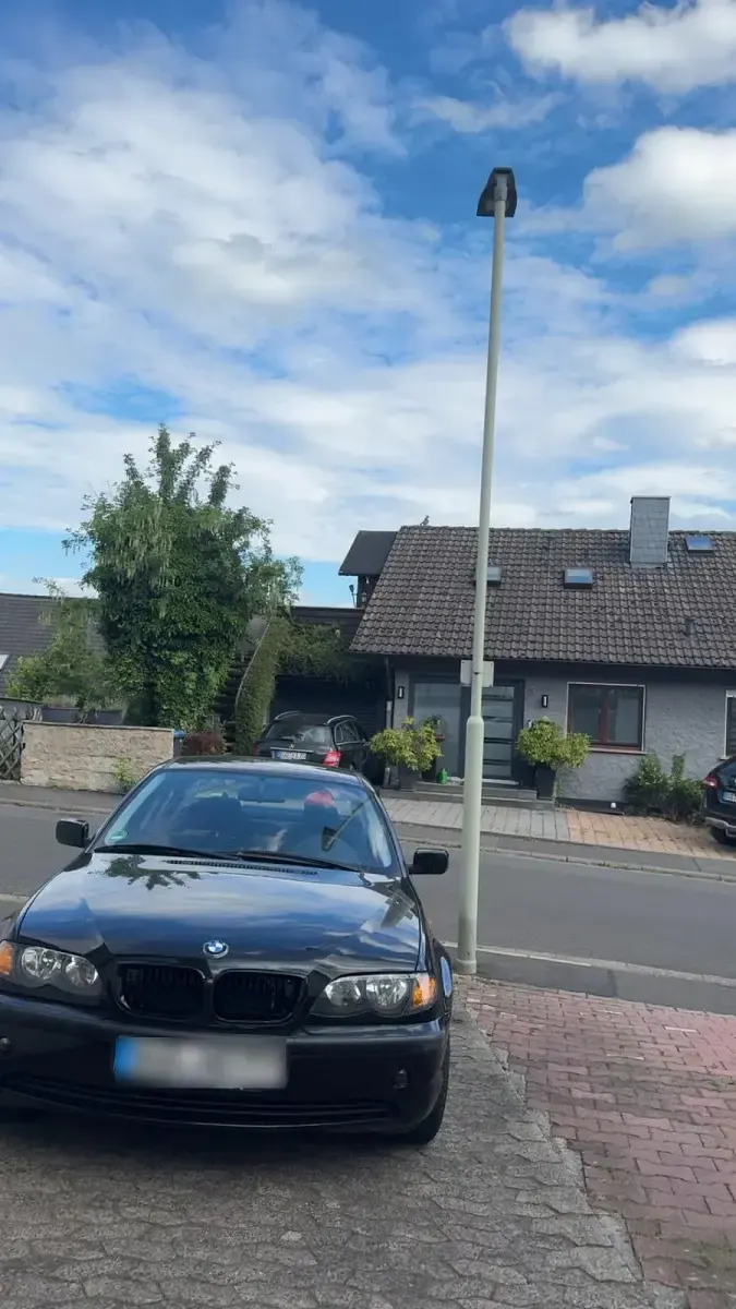 Gebraucht BMW 318 143 PS (105 kW) 2001 Schwarz Limousine