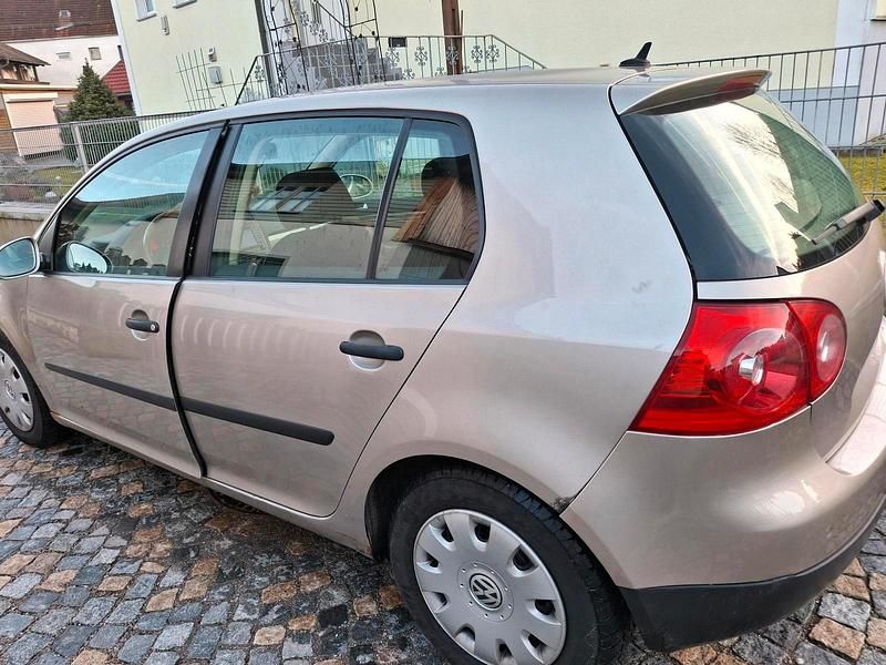 Gebraucht VW Golf V 116 PS (85 kW) 2004 Gelb Kleinwagen