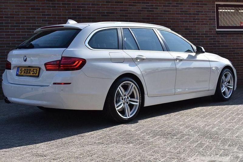 Gebraucht BMW 525 Executive 218 PS (160 kW) 2013 Weiß Kombi