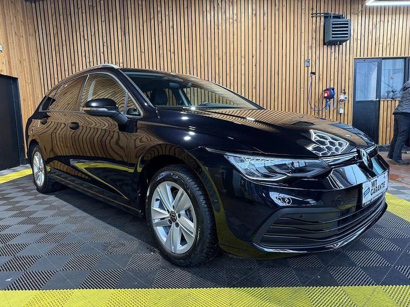 Gebraucht VW Golf VIII Life 150 PS (110 kW) 2024 Schwarz Kombi