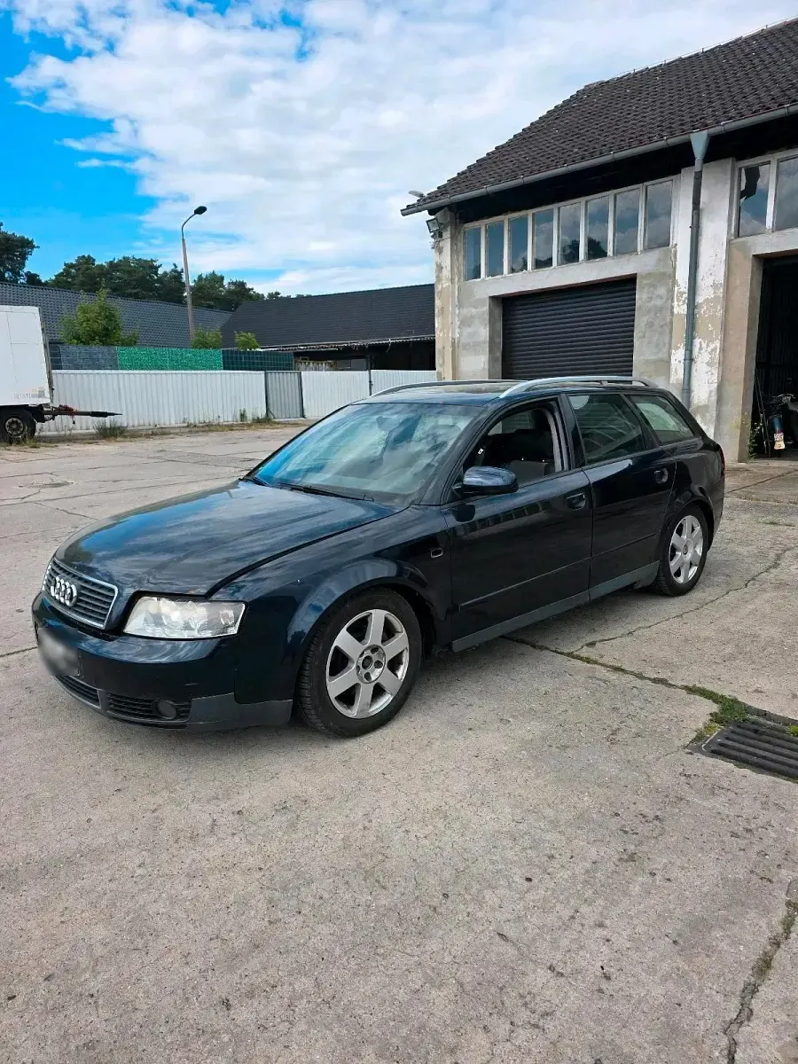 Gebraucht Audi A4 131 PS (96 kW) 2002 Blau Kombi