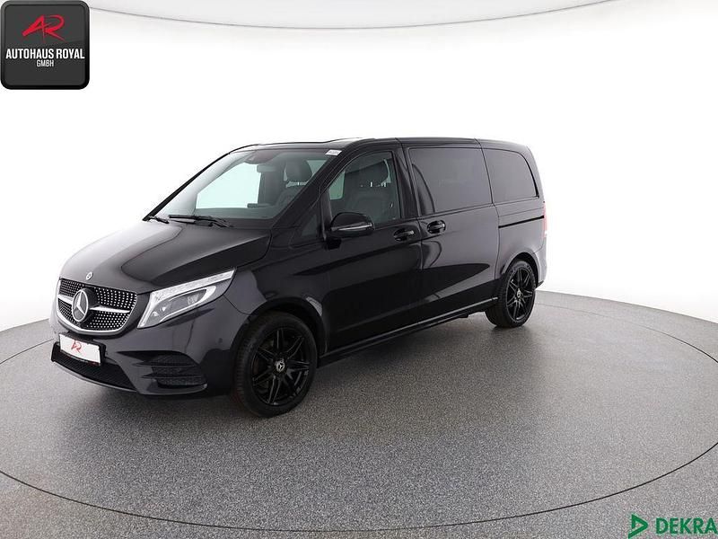 Obsidianschwarz Gebraucht 2021 Mercedes V300 AMG Van / Kleinbus | 53.780 € (Guter Preis) - Bild 1/4