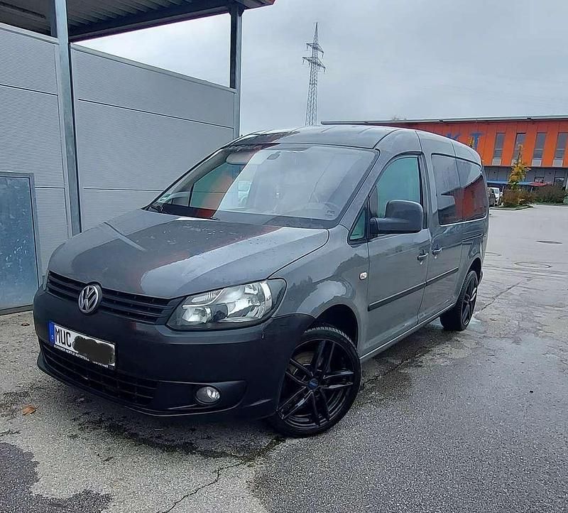 Grau Gebraucht 2011 VW Caddy Maxi Trendline Van / Kleinbus | 10.999 € (Teuer) - Bild 1/4