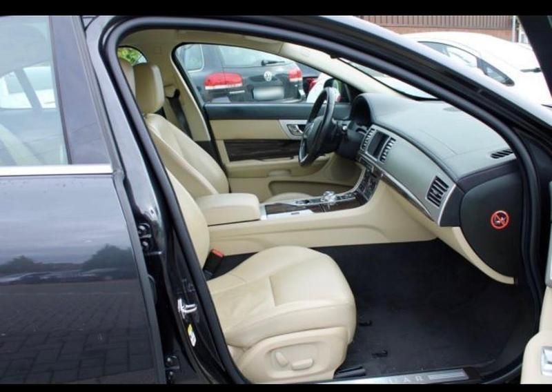 Gebraucht Jaguar XF 200 PS (147 kW) 2012 Schwarz Limousine