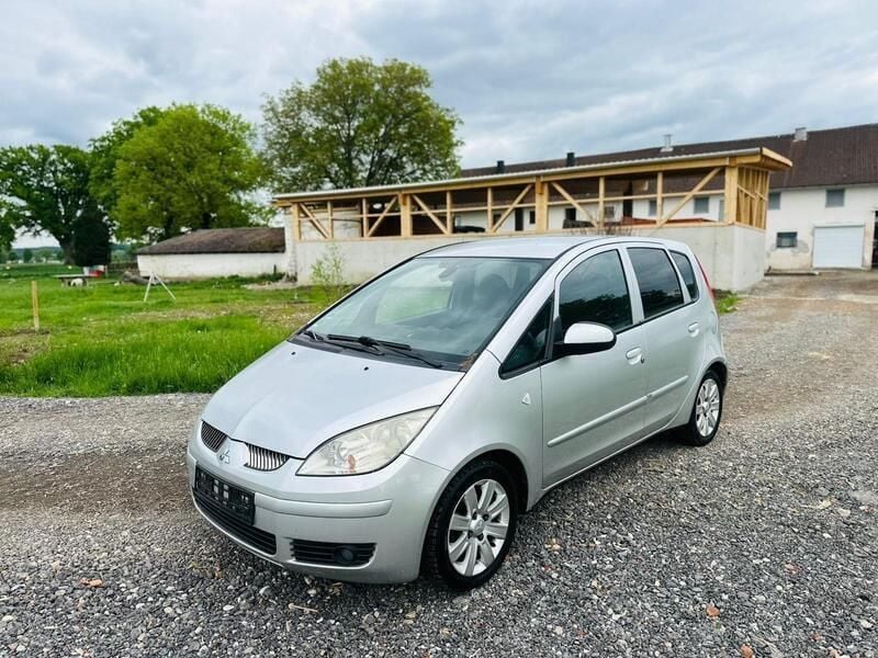 Gebraucht Mitsubishi Colt Motion 75 PS (55 kW) 2007 Silber Kleinwagen