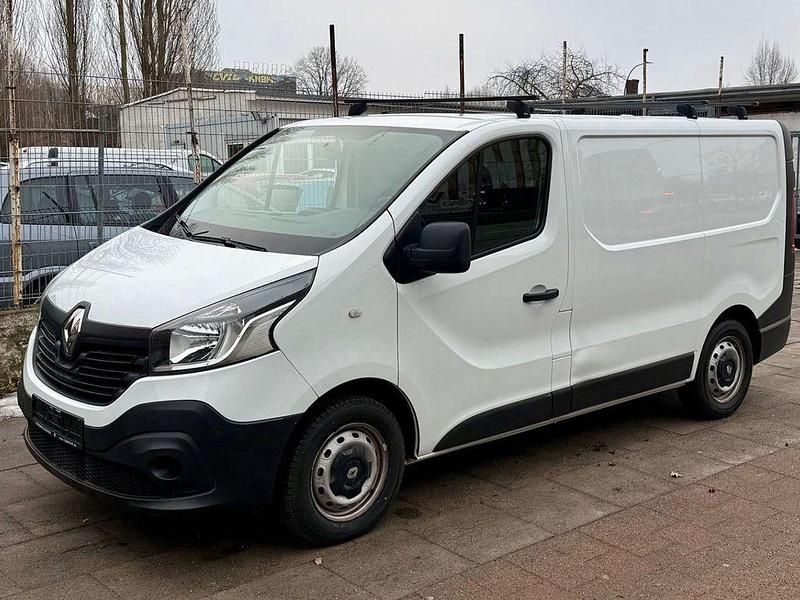Gebraucht Renault Trafic Komfort 90 PS (66 kW) 2016 Gletscherweiss Van / Kleinbus