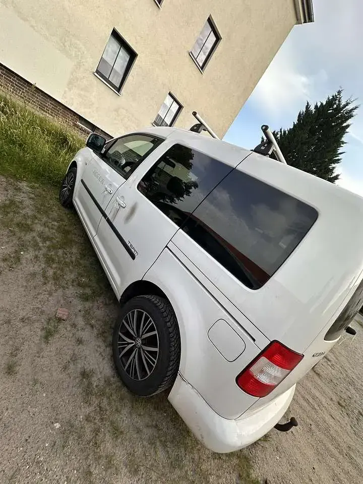 Gebraucht VW Caddy Style 102 PS (75 kW) 2010 Van / Kleinbus