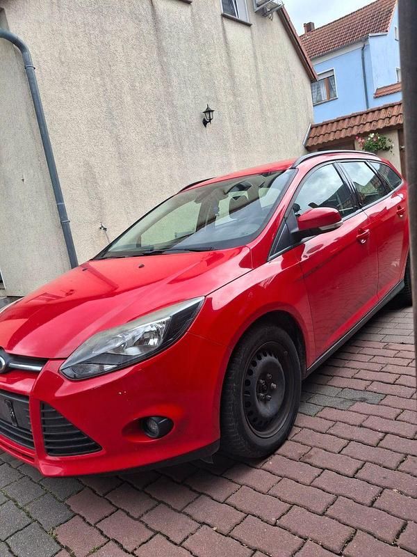 Schwarz Gebraucht 2013 Ford Focus Titanium Kombi | 2.900 € (Superpreis) - Bild 1/4