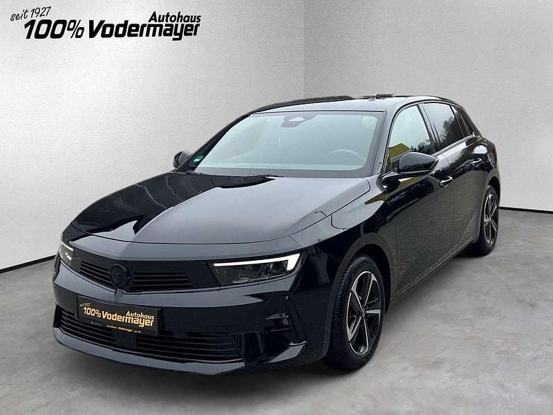 Gebraucht Opel Astra 131 PS (96 kW) 2024 Karbon schwarz Kleinwagen