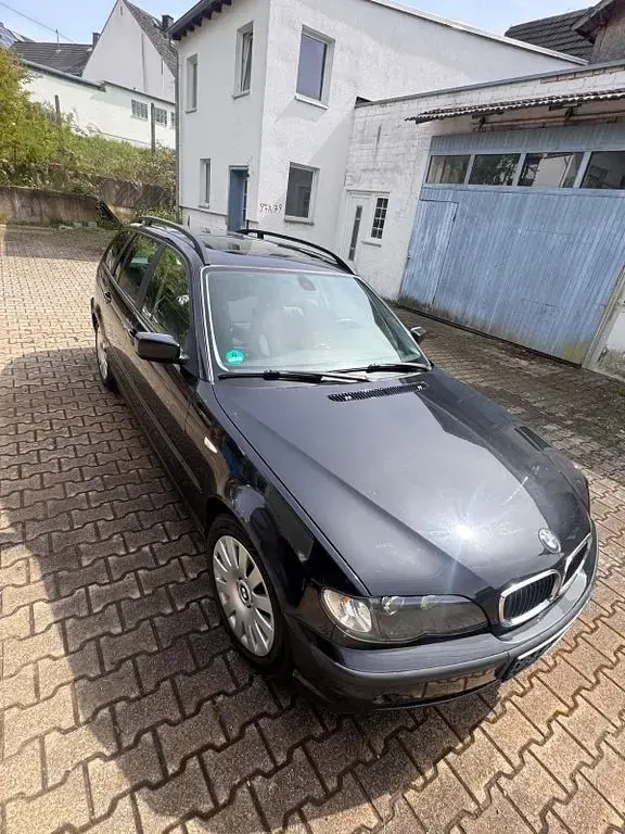 Gebraucht BMW 320 150 PS (110 kW) 2002 Schwarz Kombi