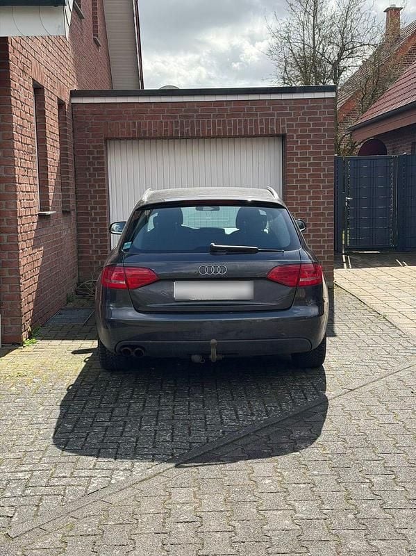 Gebraucht Audi A4 Ambiente 120 PS (88 kW) 2011 Grau Kombi