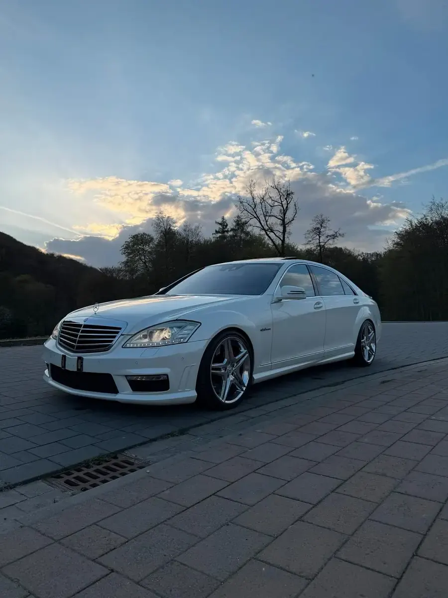 Gebraucht Mercedes S63 AMG 2LOOK Edition 525 PS (386 kW) 2010 Weiß Limousine