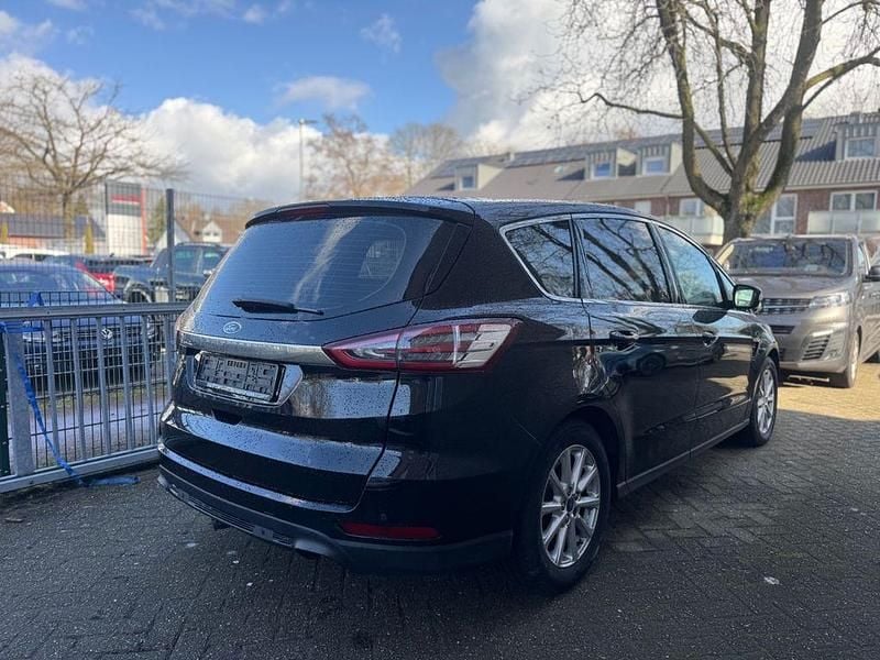 Gebraucht Ford S-MAX Titanium 150 PS (110 kW) 2016 Schwarz Van / Kleinbus