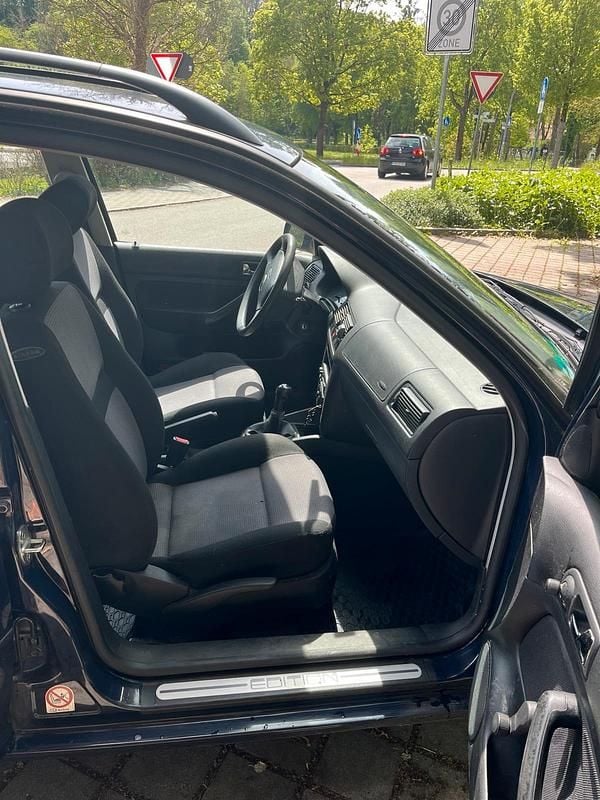 Gebraucht VW Golf IV 102 PS (75 kW) 2000 Blau Kombi