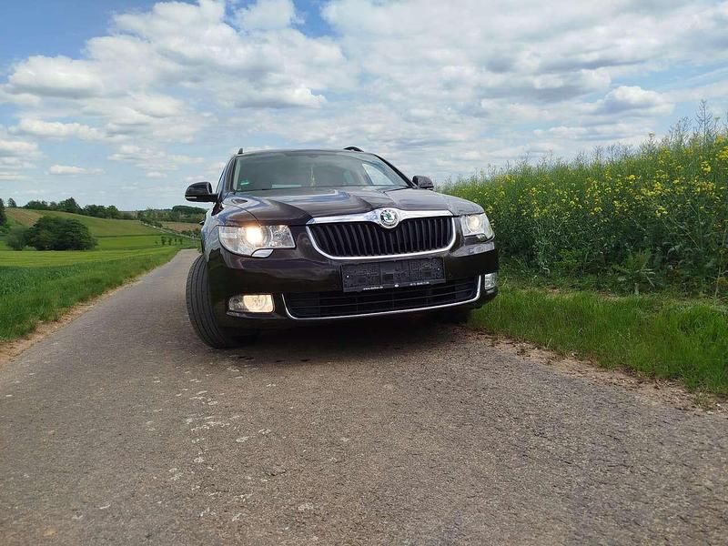 Gebraucht 2011 Skoda Superb Comfort Kombi | 6.490 € (Fairer Preis) - Bild 1/4