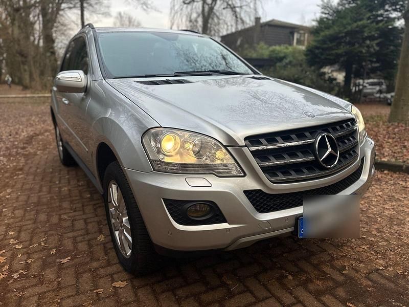Gebraucht Mercedes ML320 224 PS (164 kW) 2008 Silber SUV