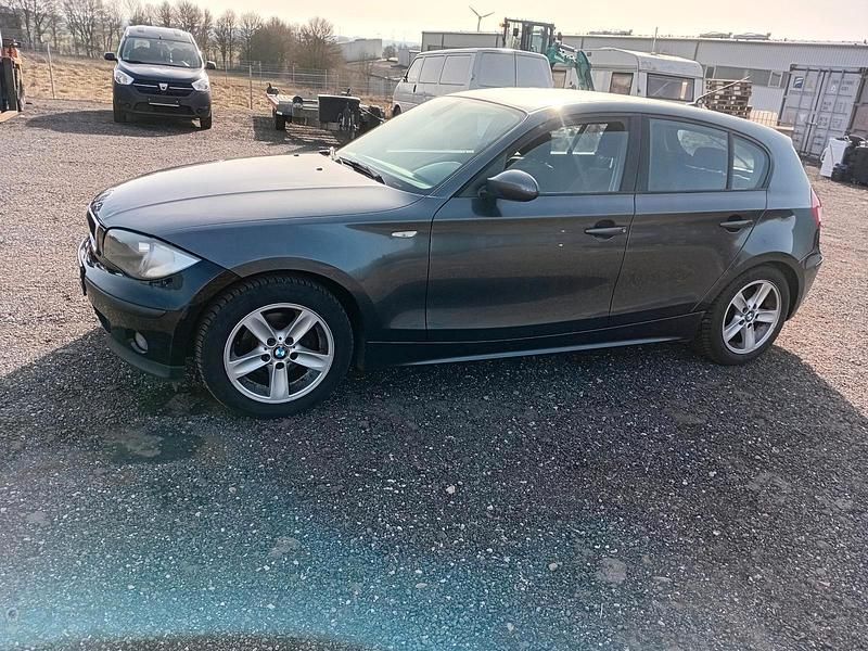 Gebraucht BMW 118 130 PS (95 kW) 2006 Grau Kleinwagen