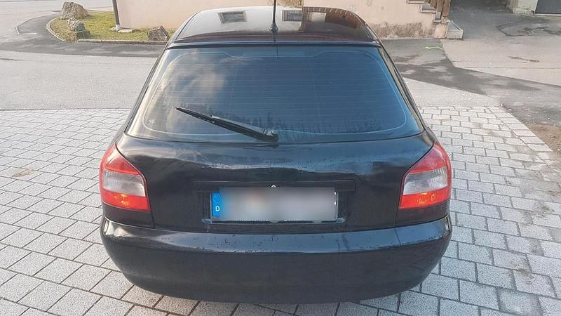 Schwarz Gebraucht 2002 Audi A3 Kleinwagen | 1.500 € (Fairer Preis) - Bild 1/4
