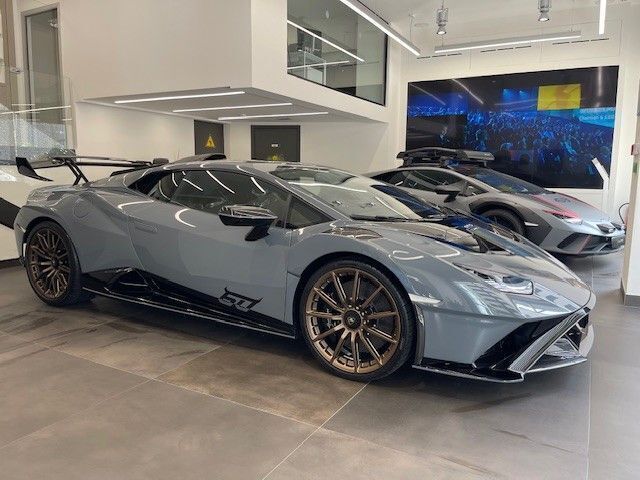 Second-hand Lamborghini Huracán 640 CP (470 kW) 2023 Gri