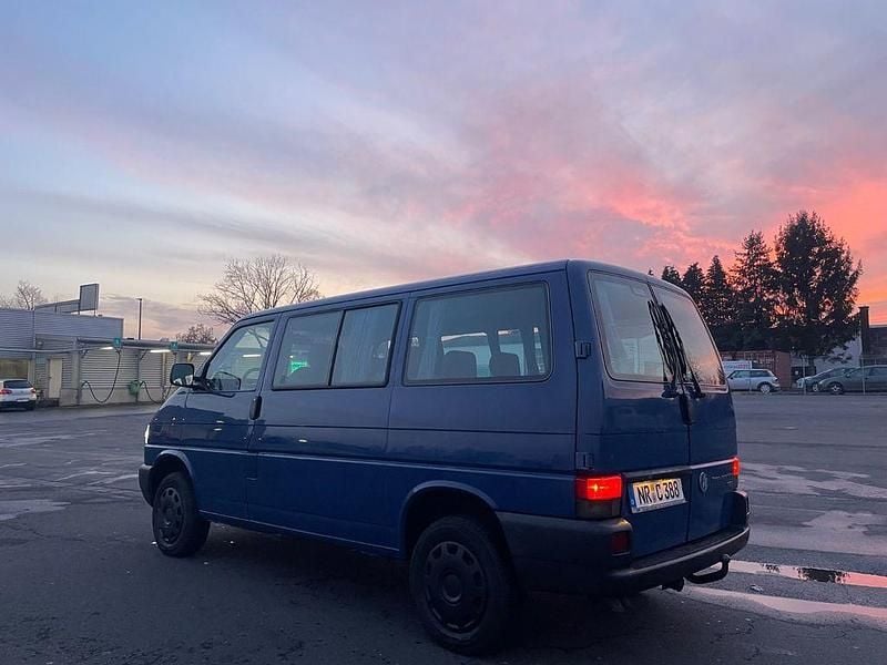 Gebraucht VW T4 102 PS (75 kW) 2000 Blau Van