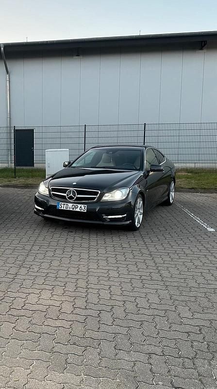 Schwarz Gebraucht 2012 Mercedes C350 AMG Coupé | 8.500 € (Superpreis) - Bild 1/4