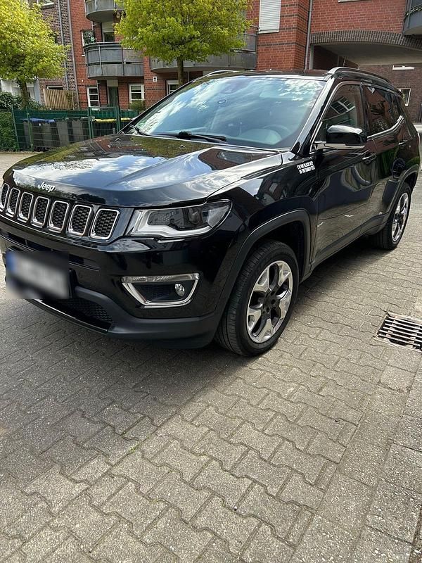 Second-hand Jeep Compass 190 CP (139 kW) 2018 Negru SUV