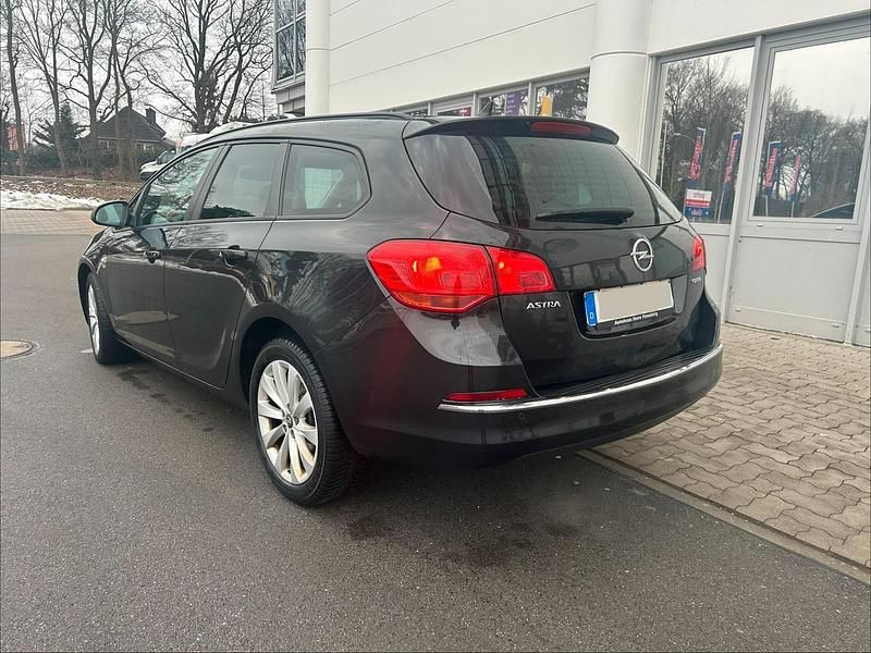 Gebraucht Opel Astra Edition 140 PS (102 kW) 2012 Schwarz Kombi