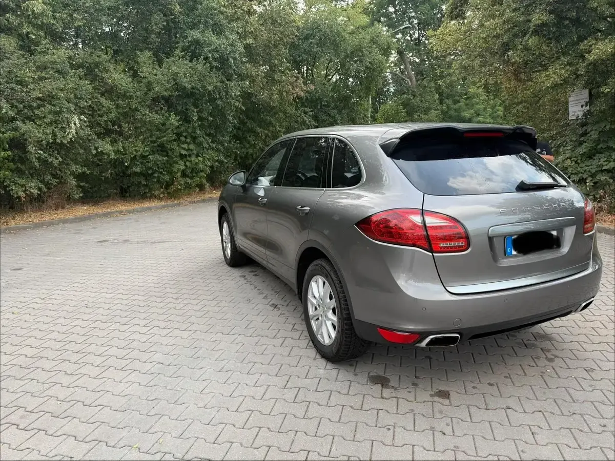 Gebraucht Porsche Cayenne 245 PS (180 kW) 2012 Grau SUV