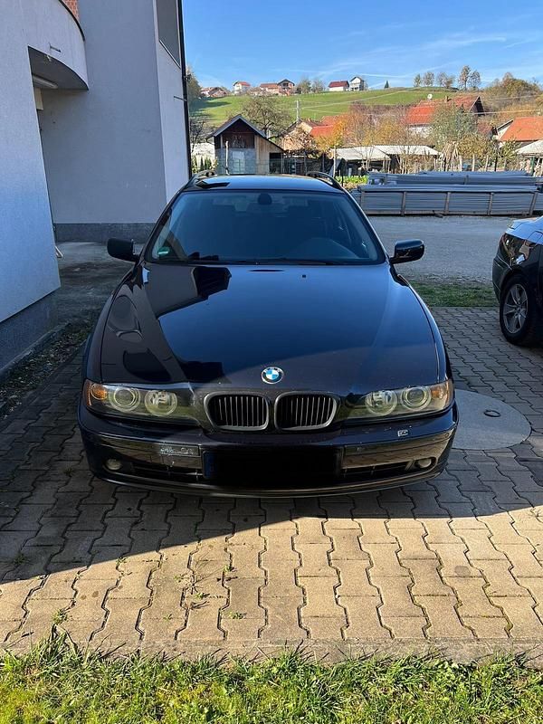 Schwarz Gebraucht 2001 BMW 530 Kombi | 5.000 € (Teuer) - Bild 1/4